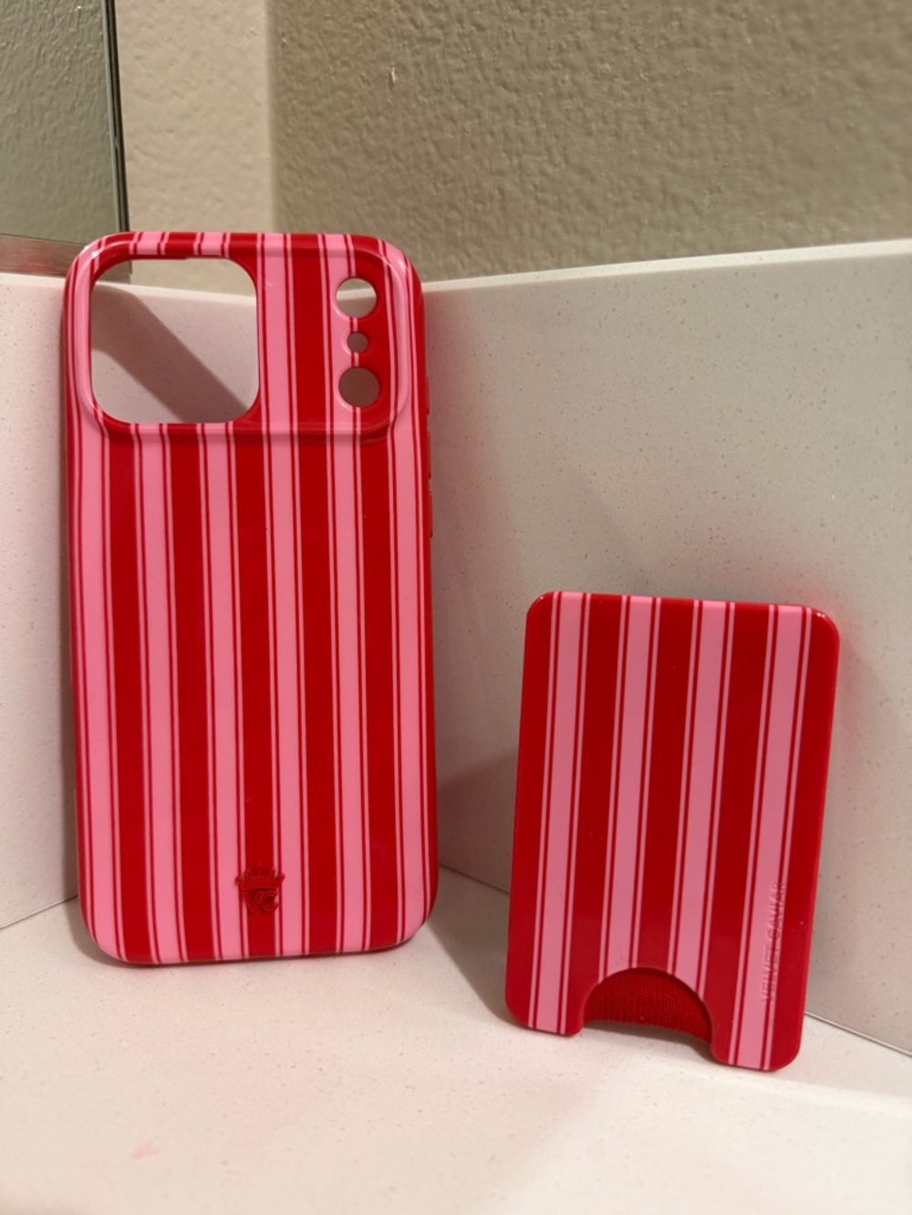 Velvet Caviar Candy Stripe IPHONE 17 Pro Max cover with magsafe wallet